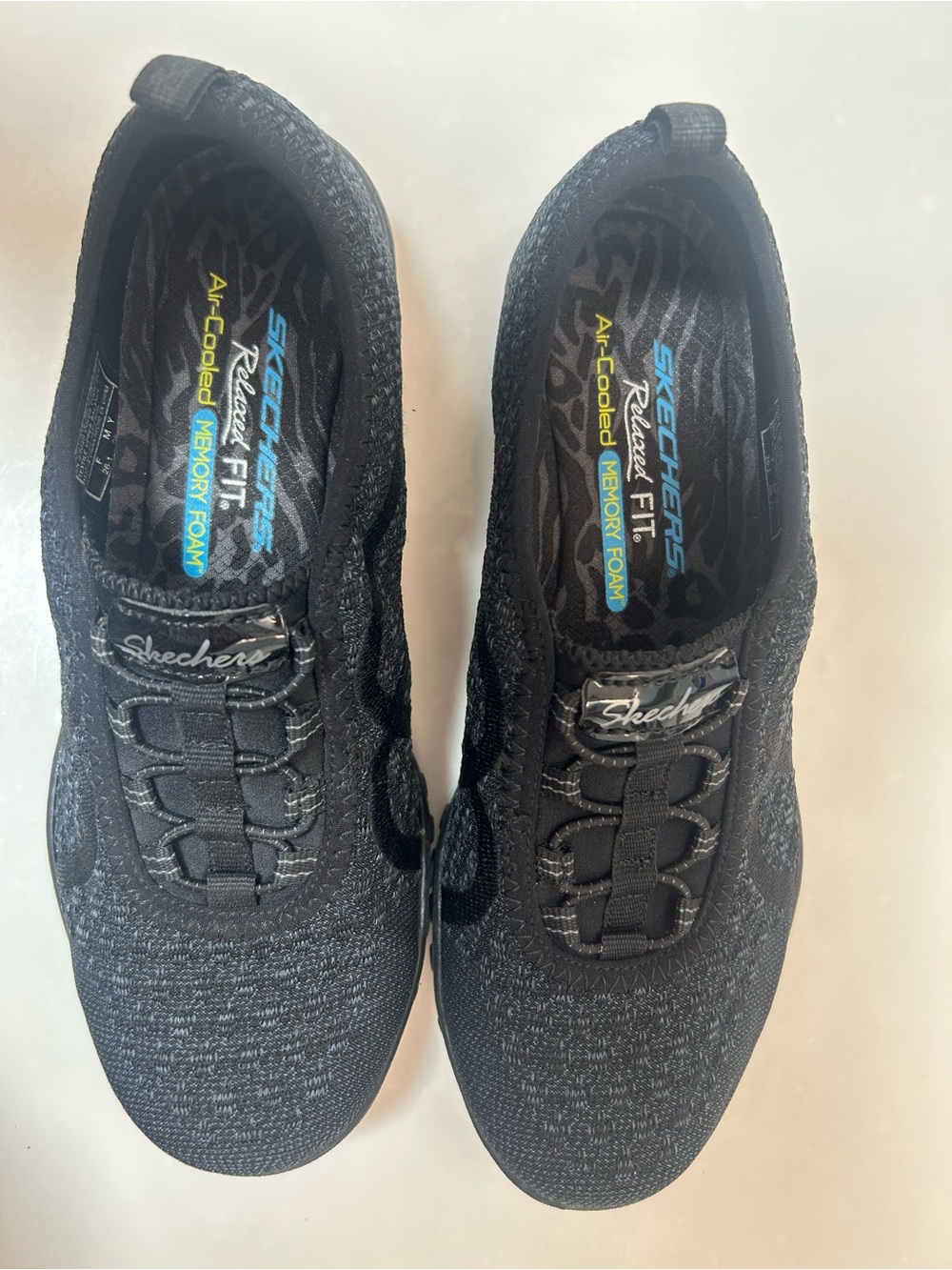 SKECHERS BREATHE EASY FORTUNE black knit slip on sneakers NEW?? Size 6